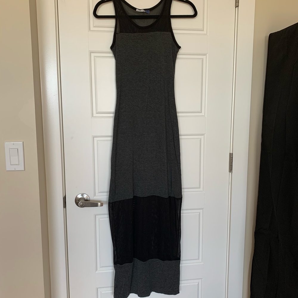 Maxi dress with mesh neck line